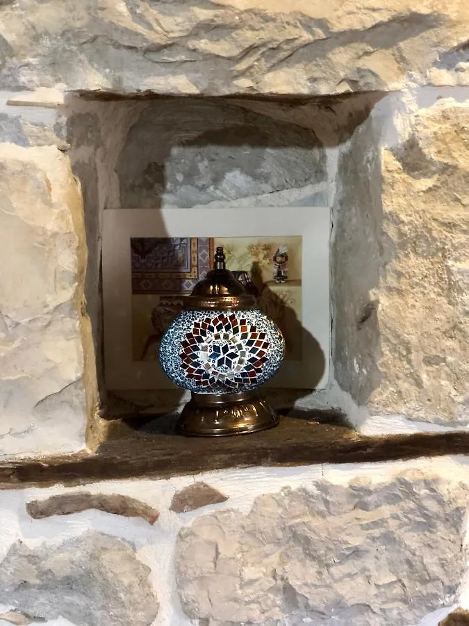 בראט Restaurant & Guest House Semani