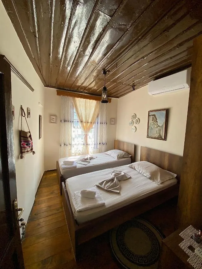 לינה וארוחת בוקר בראט Restaurant & Guest House Semani