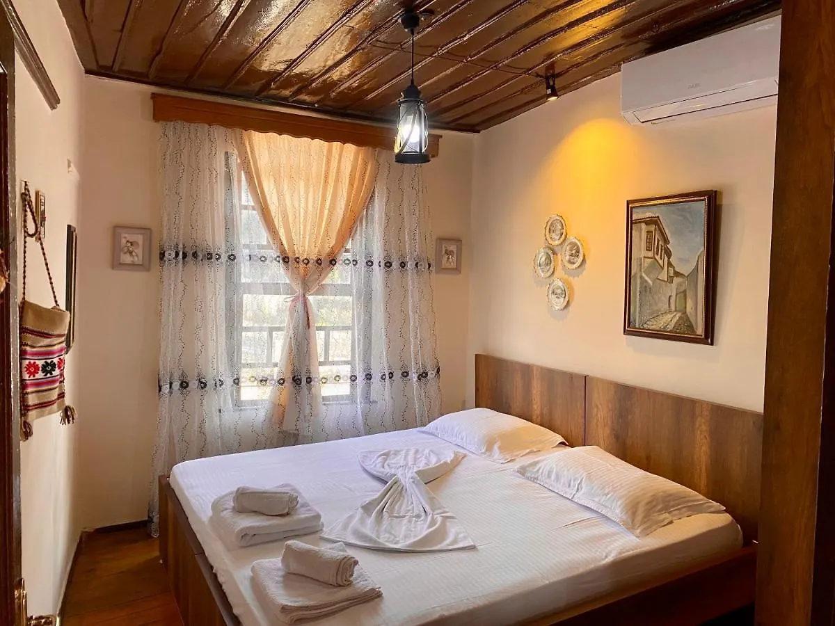 בראט Restaurant & Guest House Semani 0*,  אלבניה
