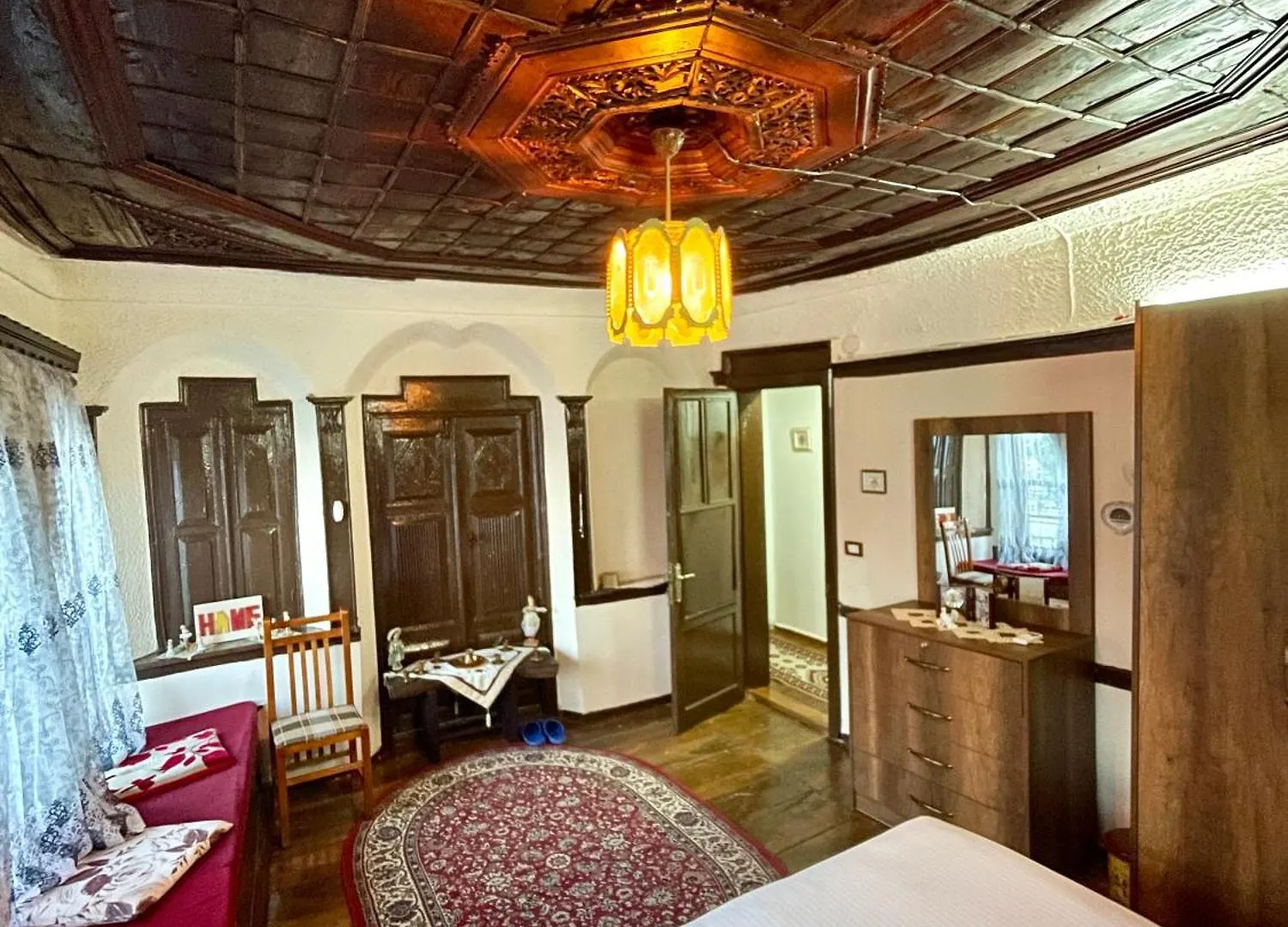 לינה וארוחת בוקר בראט Restaurant & Guest House Semani
