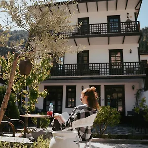  Albergue Maya
